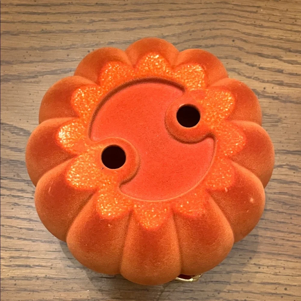 Bath and Body Works 2021 Pedestal Flocked Pumpkin 3‎ Wick Candle Holder